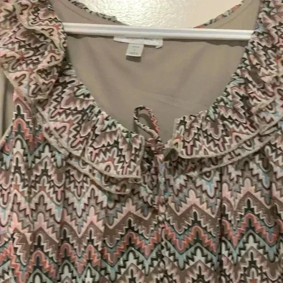 Dress Barn top EUC size large petite - Picture 2 of 8